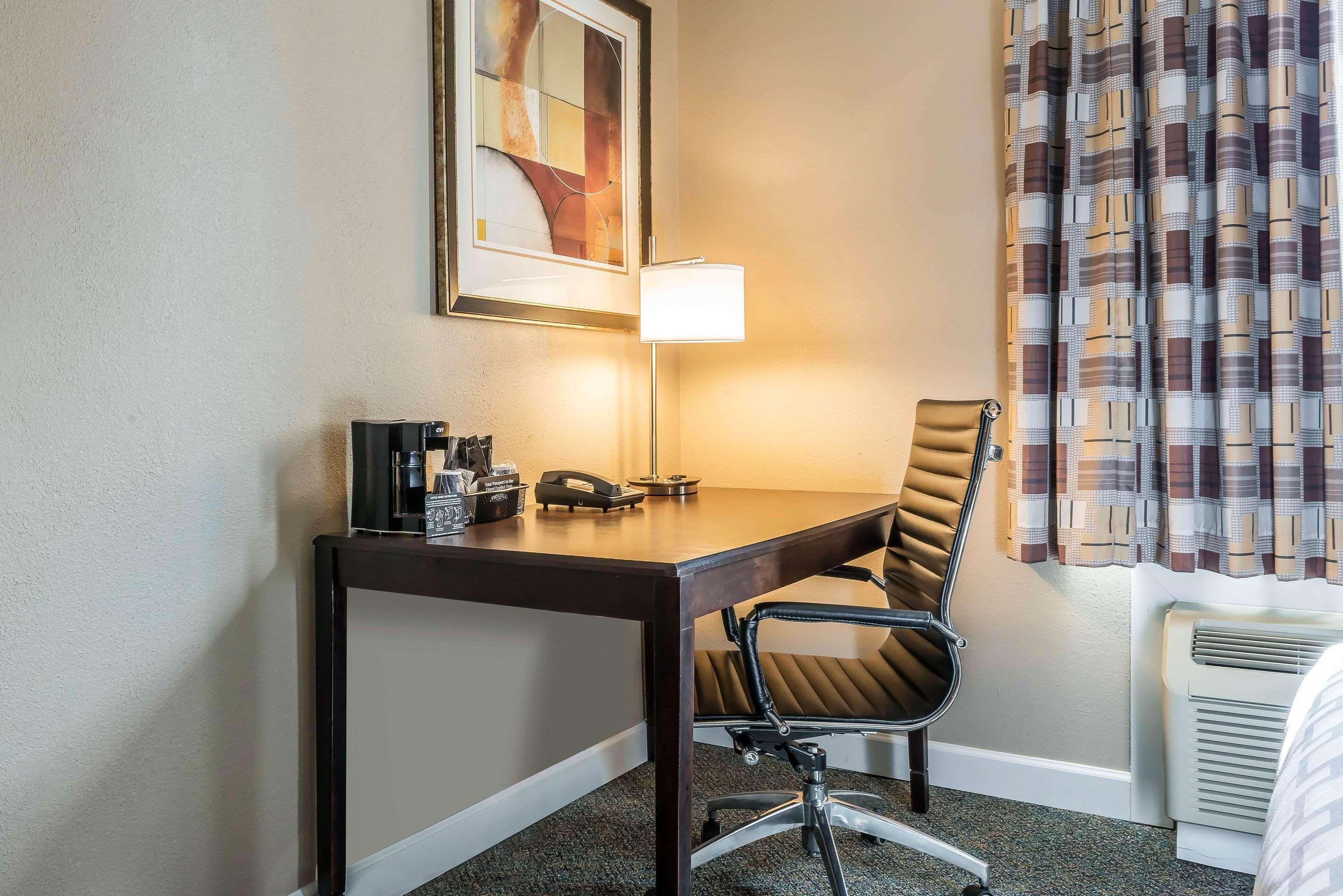 Clarion Inn Belle Vernon Exteriér fotografie