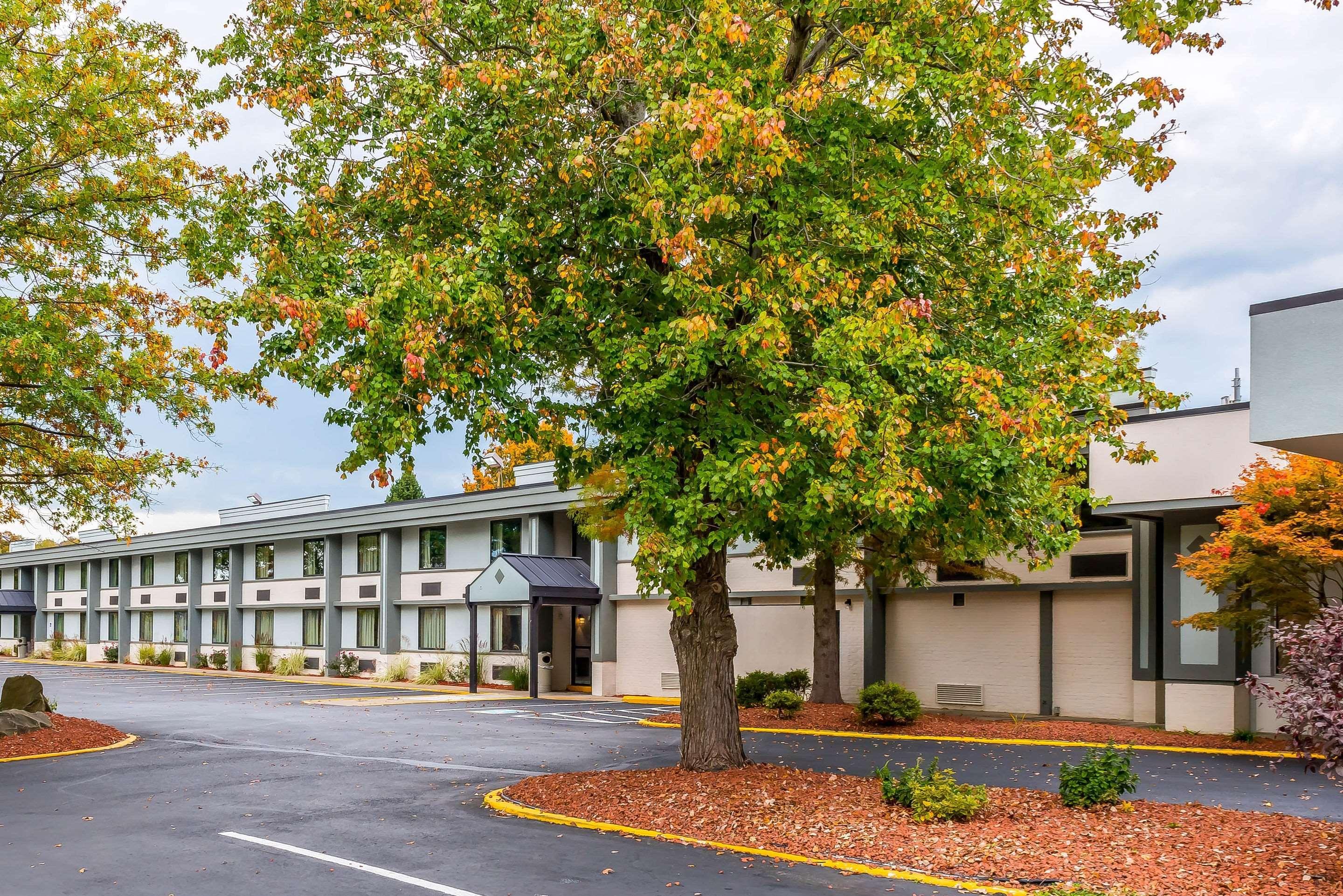 Clarion Inn Belle Vernon Exteriér fotografie