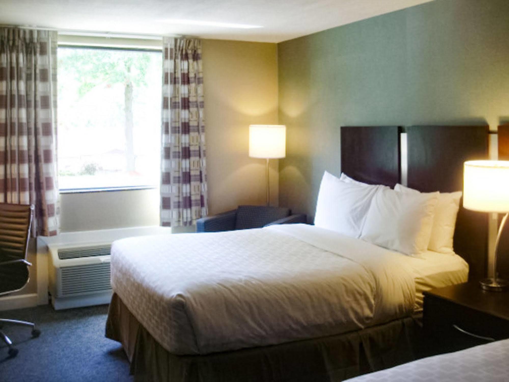 Clarion Inn Belle Vernon Exteriér fotografie